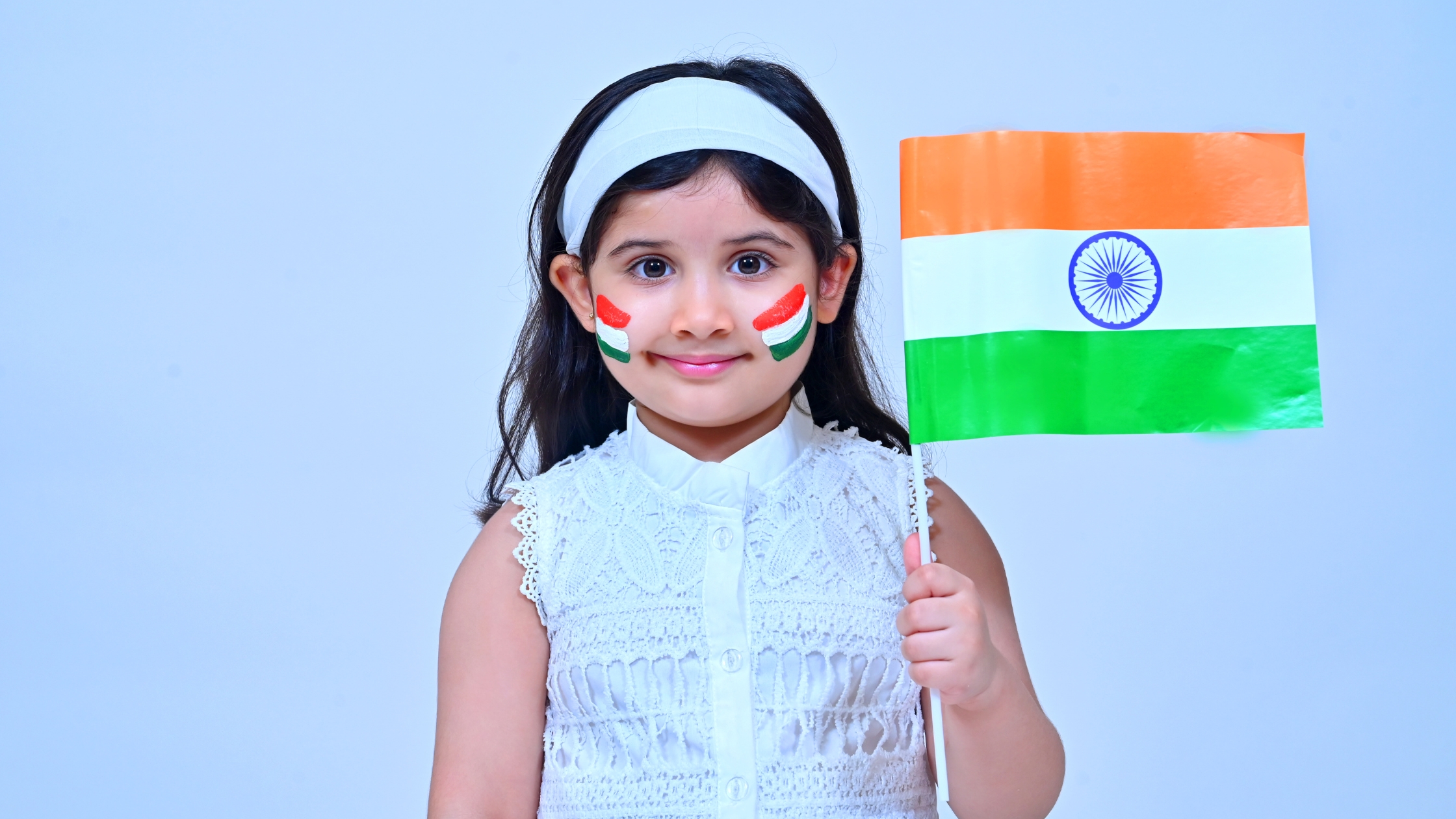A little girl with indian flag